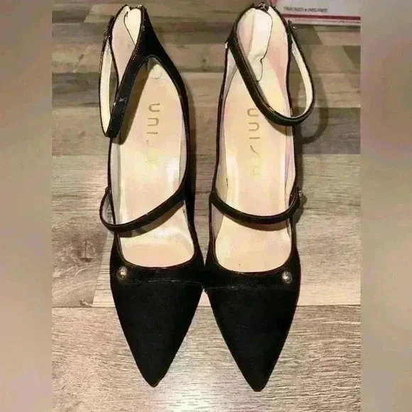 Unisa black suede gold button shoes size 9 NWOT - Picture 3 of 5